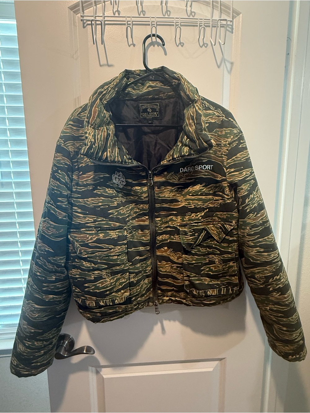 Darc Sport Women's Green Tiger-Stripe Camouflage Jacket